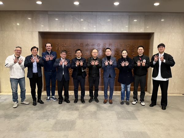 上一直都以